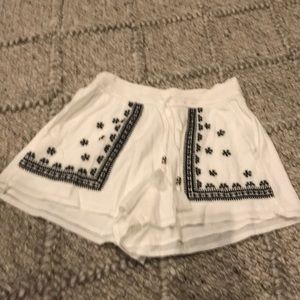 NWT White Abercrombie & Fitch shorts size small